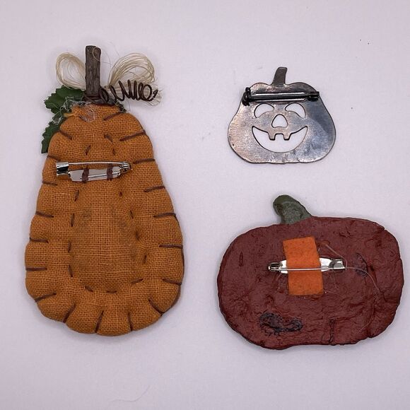 Halloween Fall Set of 3 Pins Brooches Pumpkin and Jack-o-lanterns - Picture 2 of 3